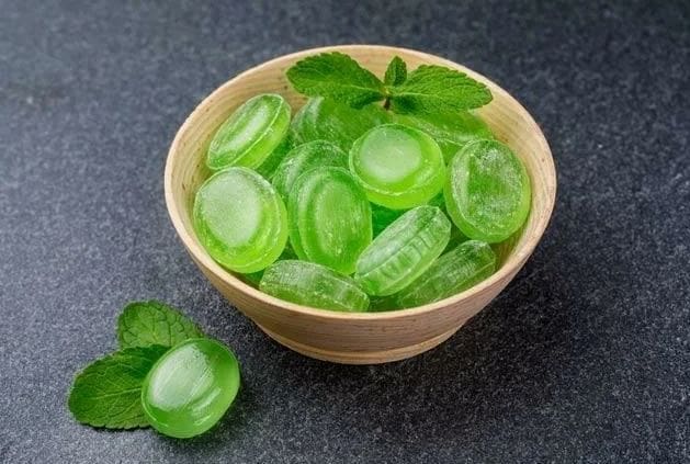 آبنبات نعنایی بدون قند با طعم خنک و دلپذیر